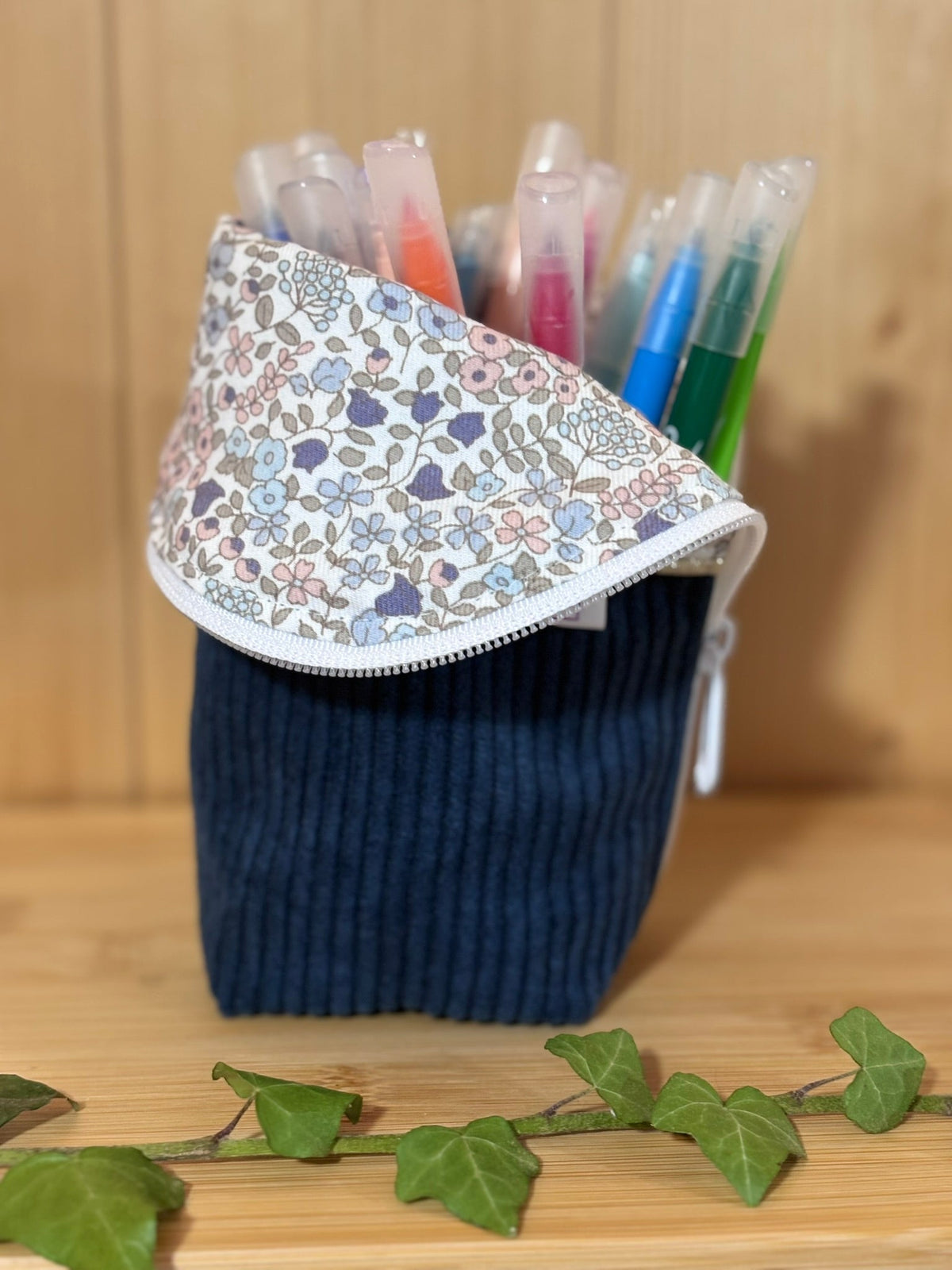 Trousse pot velours côtelé Bleu denim Liberty De Rêve en Fil By Lalie