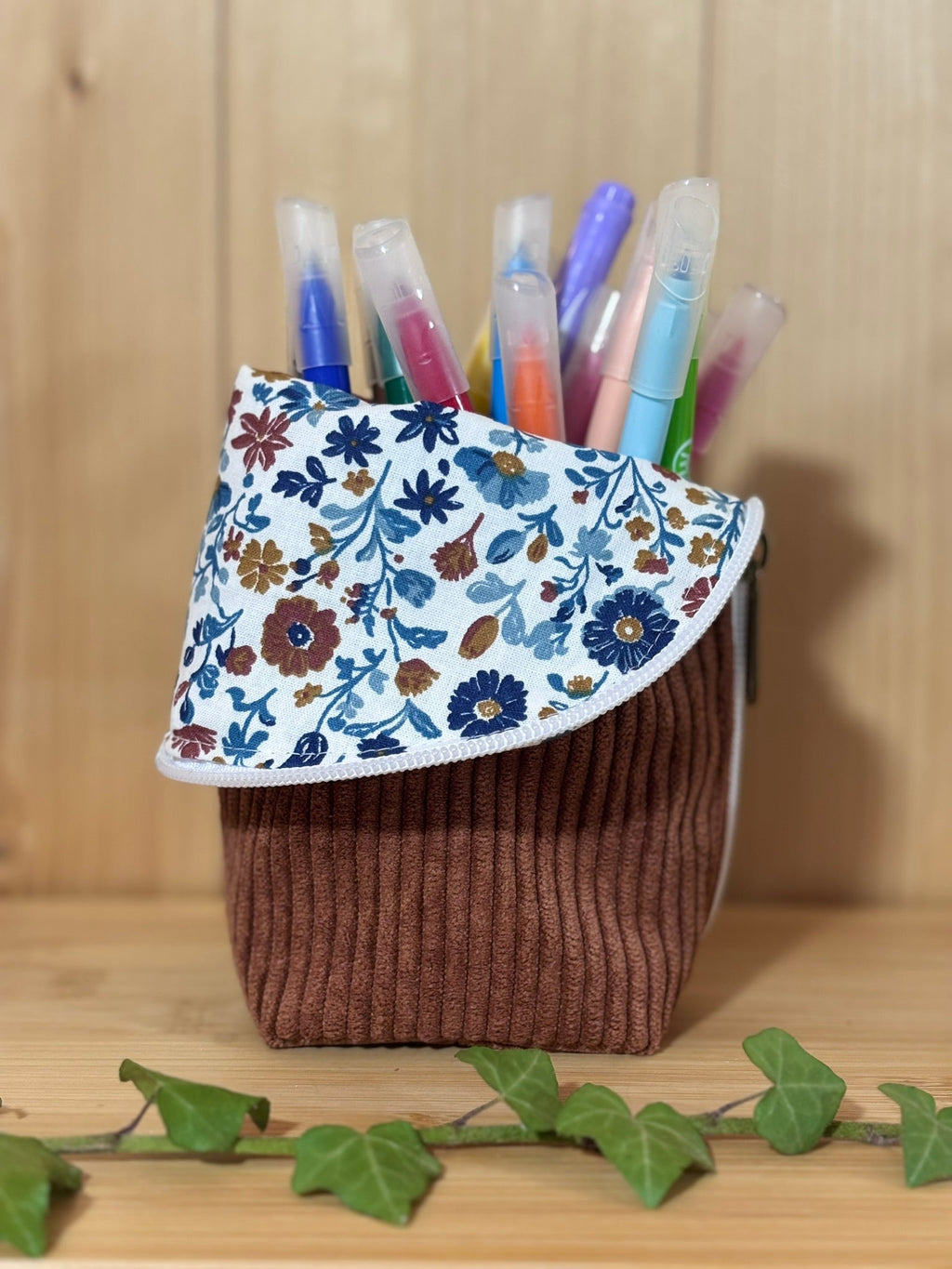 Trousse pot velours côtelé Camel Fleuri - En Stock De Rêve en Fil By Lalie