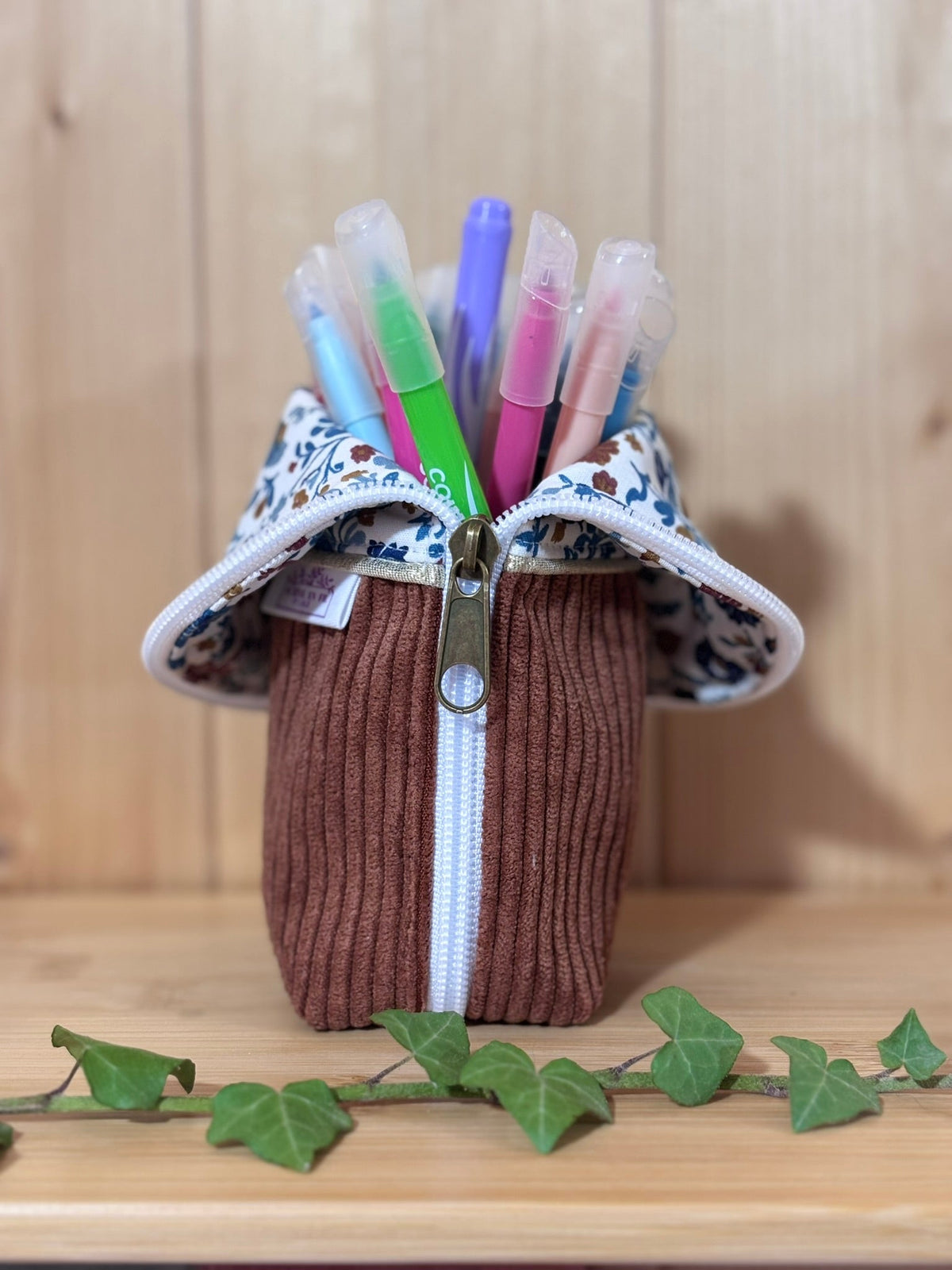 Trousse pot velours côtelé Camel Fleuri - En Stock De Rêve en Fil By Lalie