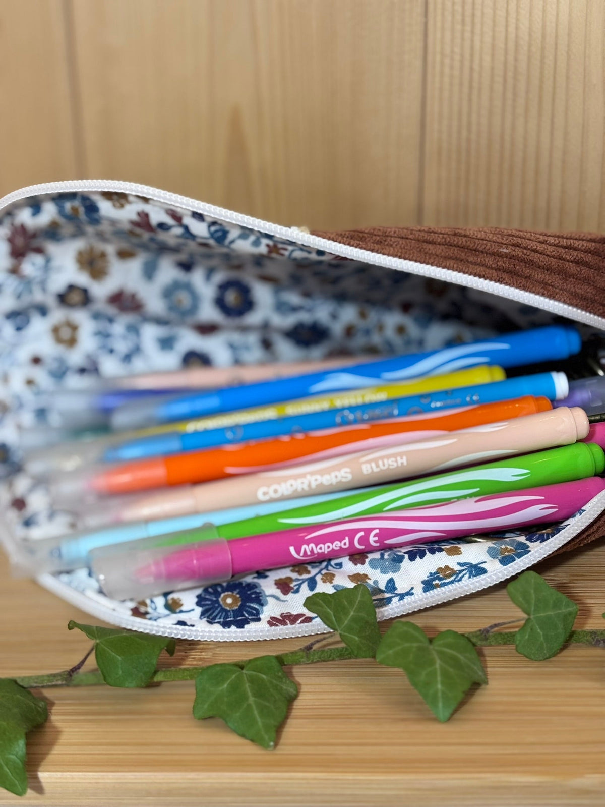 Trousse pot velours côtelé Camel Fleuri - En Stock De Rêve en Fil By Lalie
