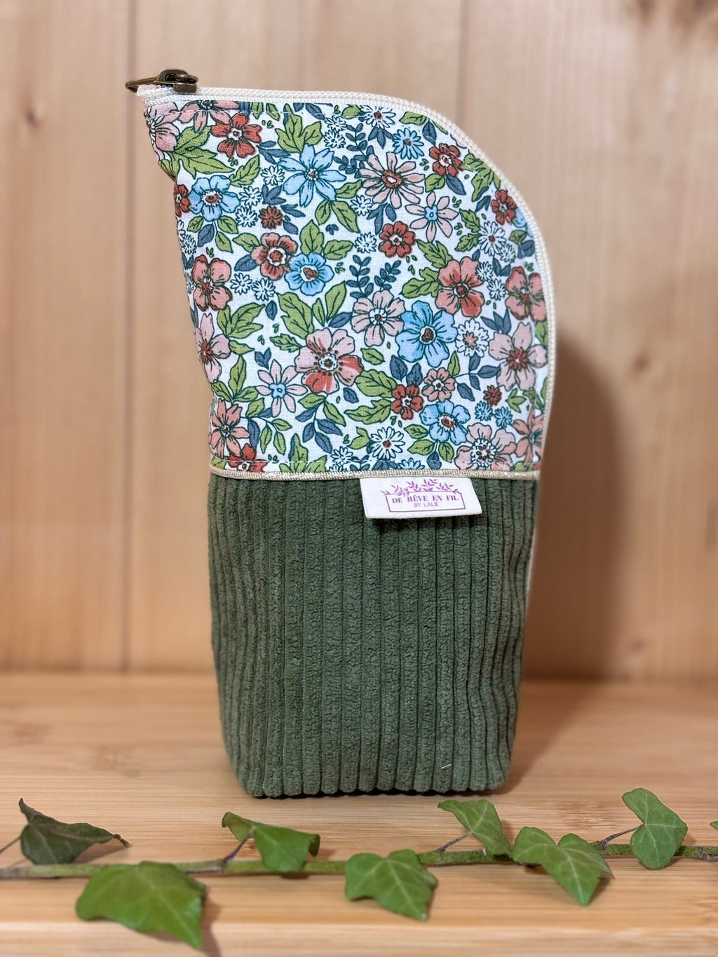 Trousse pot velours côtelé Kaki pensée - En Stock De Rêve en Fil By Lalie