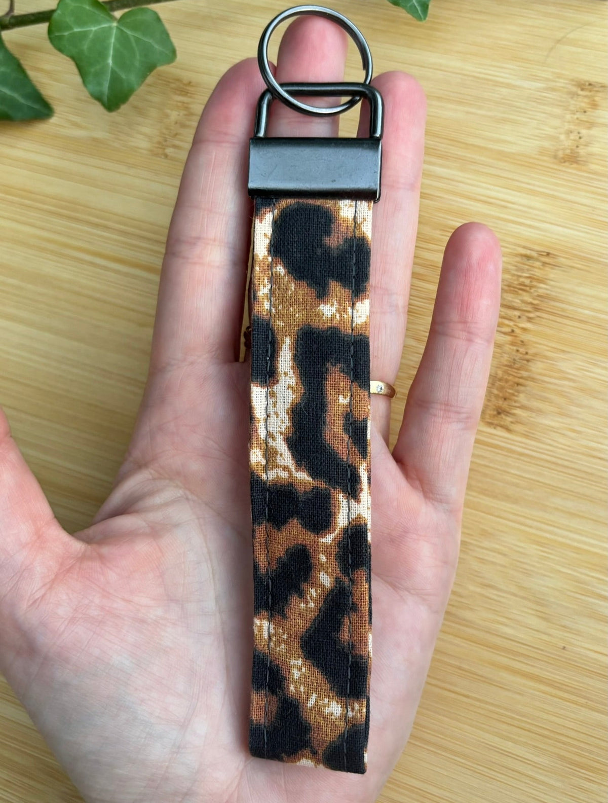 Porte‑clé dragonne multi‑usage - Léopard De Rêve en Fil By Lalie