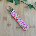 Porte cle dragonne fleurs rose - De rêve en fil by lalie