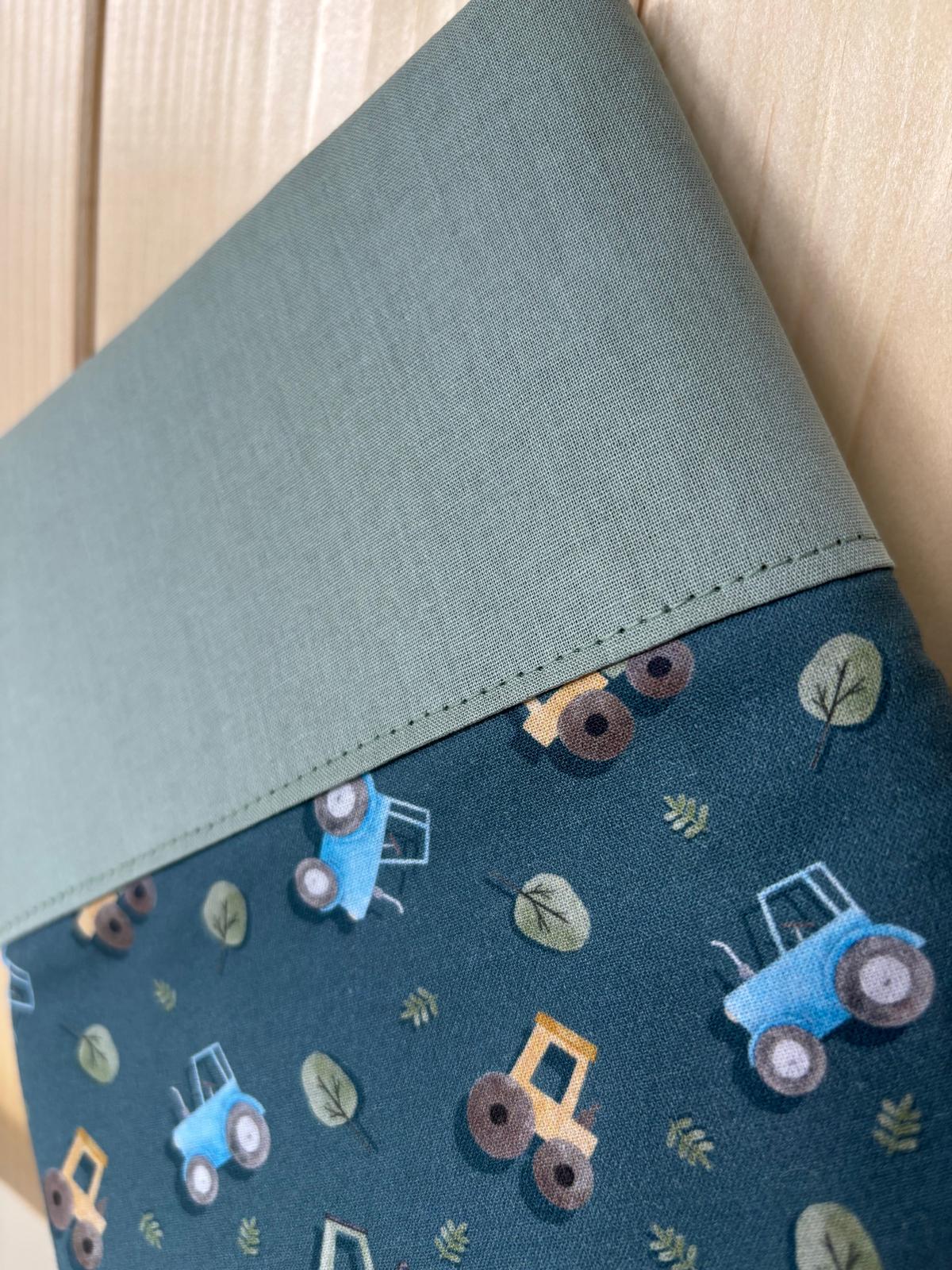 Protège carnet de santé personnalisable "Petit tracteur" - De Rêve en Fil By Lalie