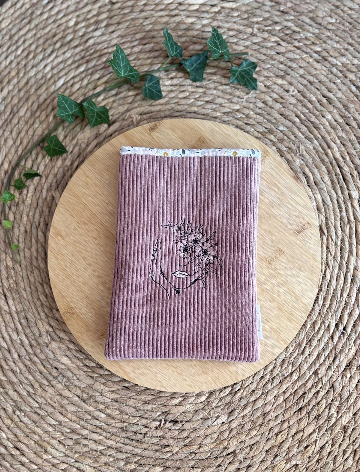 Pochette à livre Femme rose De Rêve en Fil By Lalie