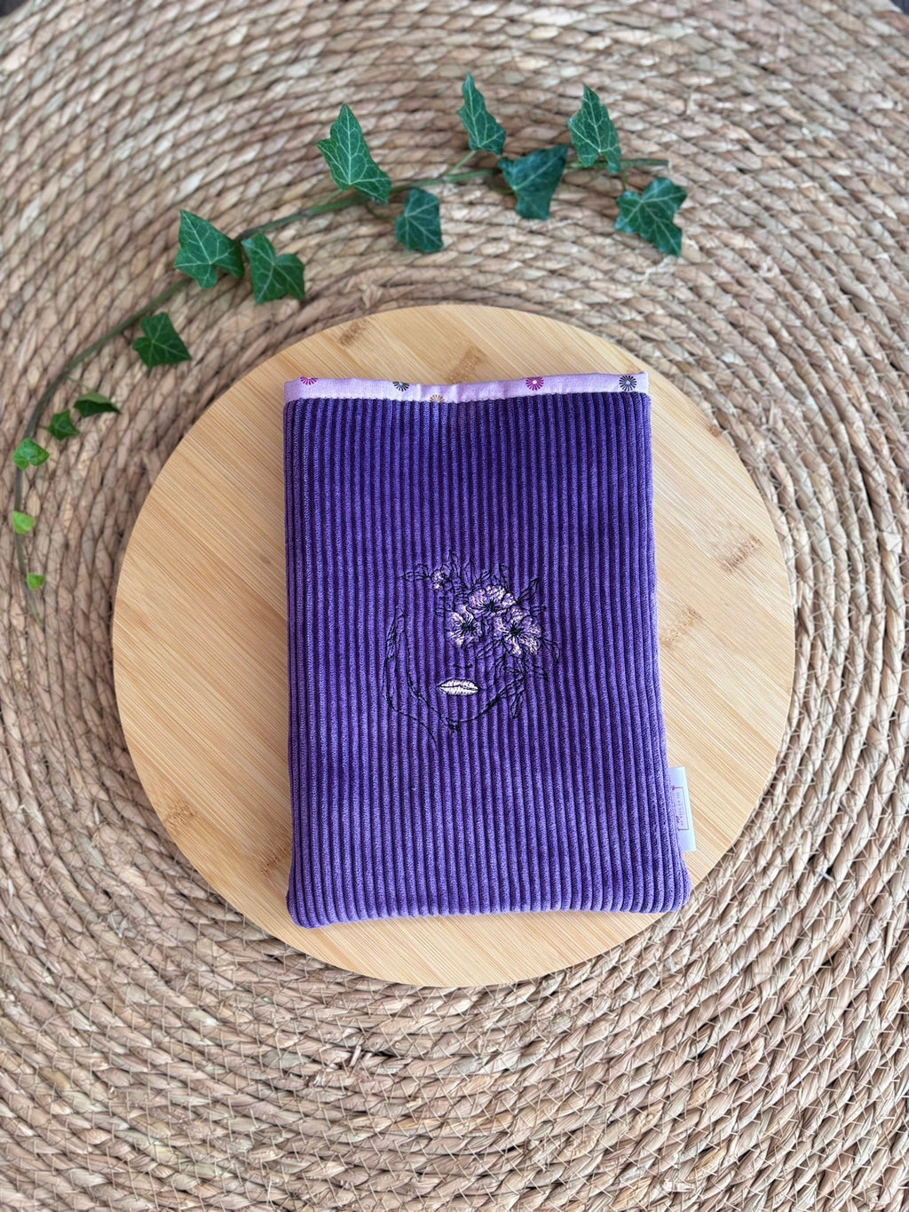 Pochette à livre Femme violette De Rêve en Fil By Lalie